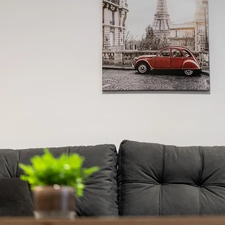 Zlocien Paris Studio *